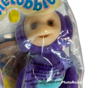 Teletubbie Burger King 1999 Clip On Bran Bag Finger Puppets Purple in Color 6”